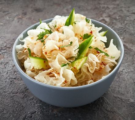 Салат из коралловых грибов и битых огурцов
