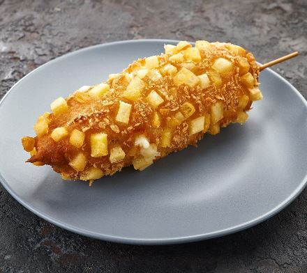 Корндог с сосиской и сыром моцарелла